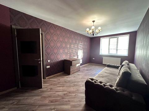 квартира за адресою Хотинська вул., 12