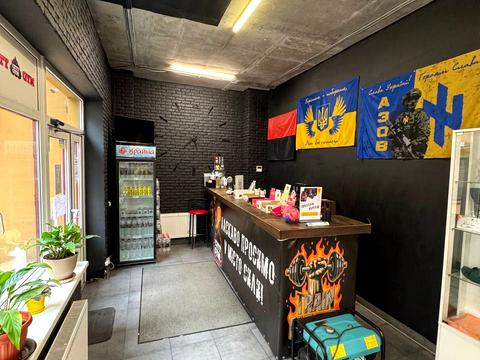 комерційна за адресою Євгена Коновальця вул. (Щорса), 36-Е