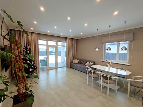 дом по адресу Трояндова