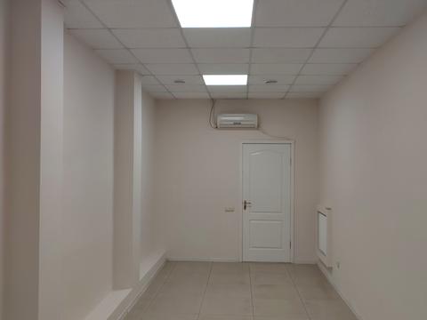 комерційна за адресою Б. Хмельницького, 14