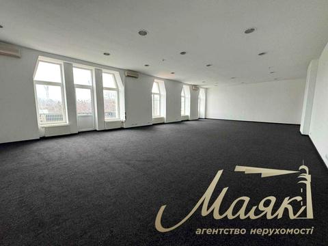 коммерческая по адресу Музейний пер., 4