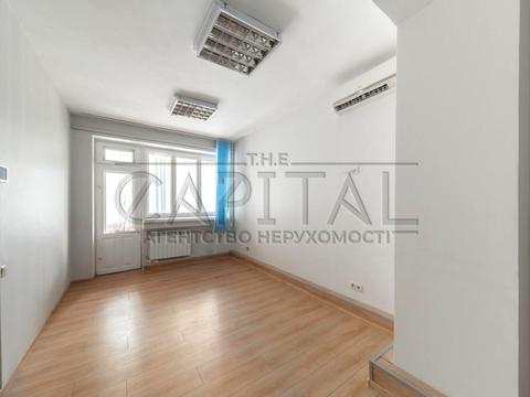 коммерческая по адресу Антоновича, 122