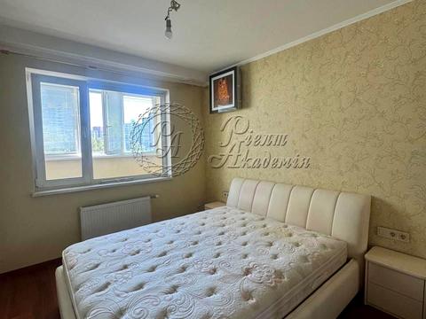 квартира за адресою Академіка Глушкова просп., 33