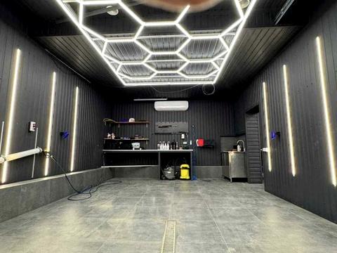 коммерческая по адресу Близнюківський спуск, 11