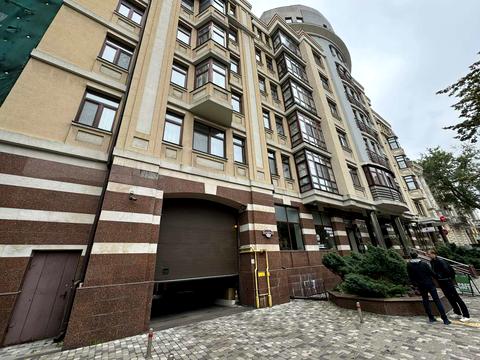 комерційна за адресою Золотоворітська вул., 13