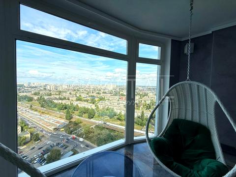 коммерческая по адресу Соборности просп. (Воззʼєднання), 30