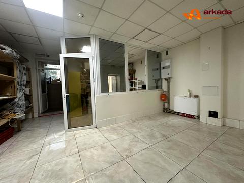 комерційна за адресою Потічна вул., 1д