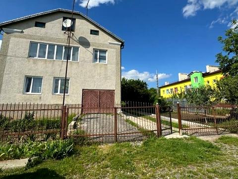 будинок за адресою Шкільна вул., 9