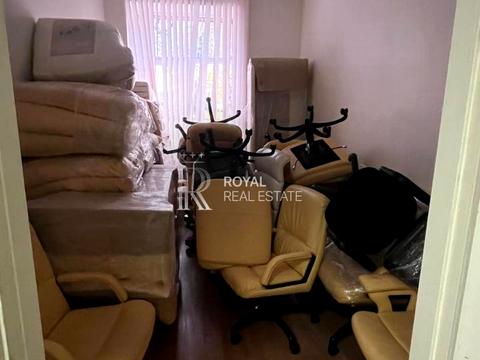 комерційна за адресою Київ, Лаврська вул. (Січневого Повстання), 8