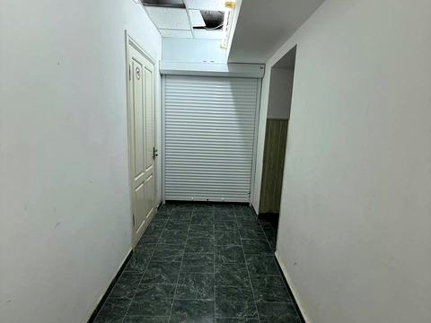 комерційна за адресою Леваневців вул., 10