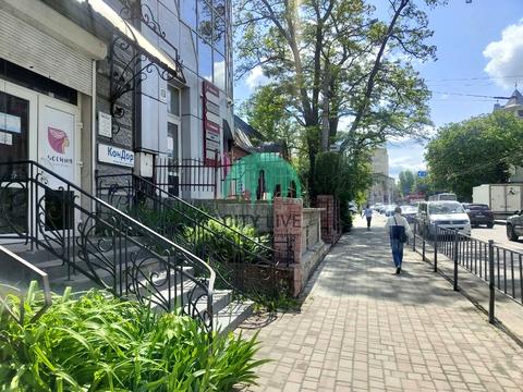 комерційна за адресою Василіянок вул., 16а