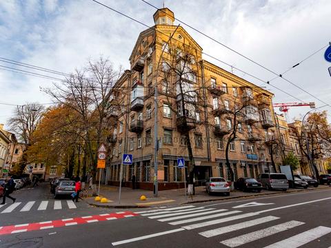комерційна за адресою Князів Острозьких вул. (Московська), 5/2а