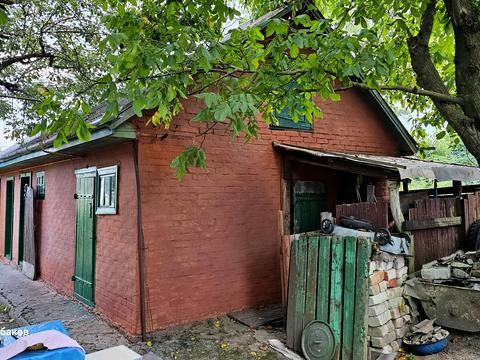 будинок за адресою с. Плужники, Гордієнка