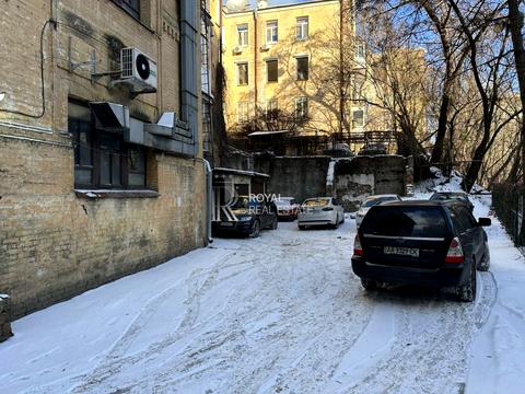 коммерческая по адресу Костёльная ул., 4