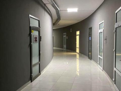комерційна за адресою Євгена Коновальця вул. (Щорса), 36 д