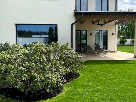 будинок за адресою приватна, 1