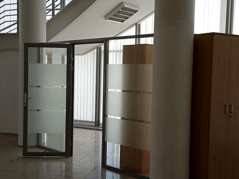 комерційна за адресою Дмитра Яворницького просп. (Карла Маркса), 54