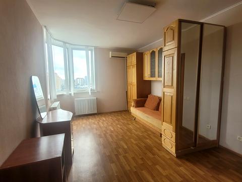 квартира за адресою Миколи Бажана просп., 1-М