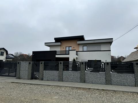 будинок за адресою Миколайчука