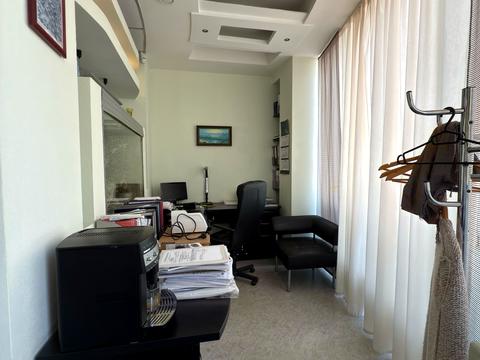 комерційна за адресою Сергія Подолинського вул. (Благоєва), 31г