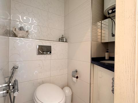 квартира за адресою Літературна вул., 12