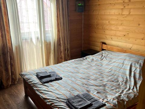 дом по адресу с. Поляница, Карпатська, 33
