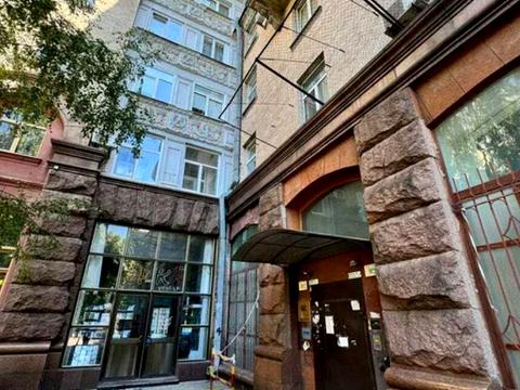 комерційна за адресою Прорізна вул., 4