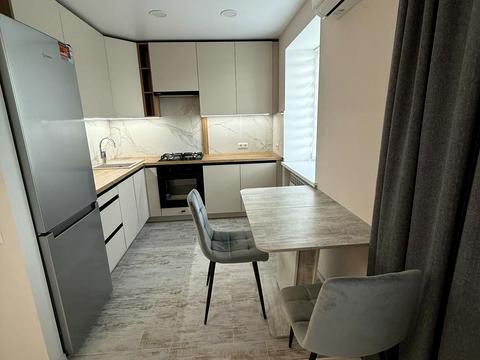 квартира по адресу Богдана Хмельницкого просп. (Героїв Сталінграда), 8