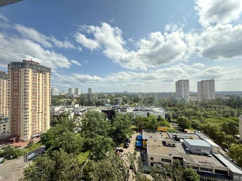 квартира за адресою Святошинська пл., 1