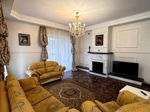 будинок за адресою с. Плюти, Абрикосова, 9