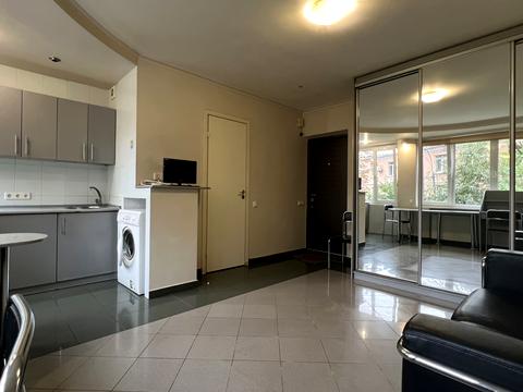 комерційна за адресою Рибальська вул., 3