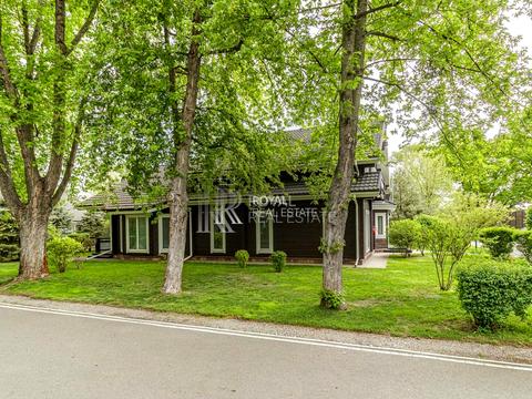 будинок за адресою Квітнева