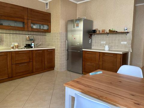 квартира за адресою Осіння вул., 33