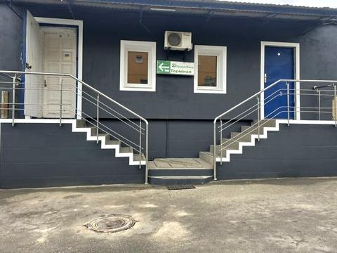 коммерческая по адресу Петлюри пер., 4