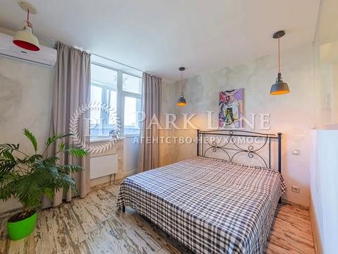 квартира за адресою Авіаконструктора Ігоря Сікорського вул. (Танкова), 1