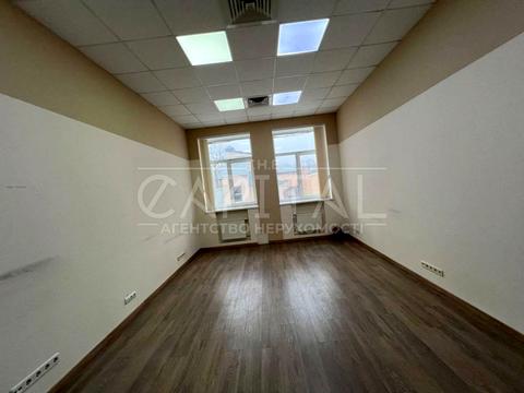 комерційна за адресою Казимира Малевича вул. (Боженка), 86д