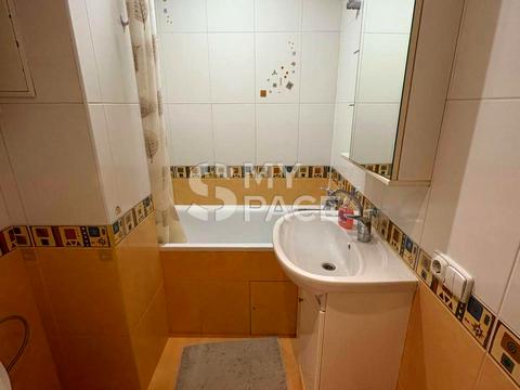 квартира за адресою Раїси Окіпної вул., 9