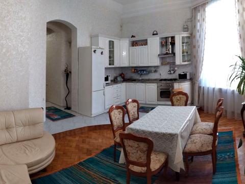 квартира за адресою Торгова вул., 3