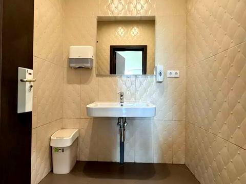 комерційна за адресою Звіринецька вул., 59