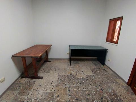 комерційна за адресою Львів, Якова Остряниці вул., 4