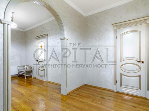 будинок за адресою Центральна вул., 1