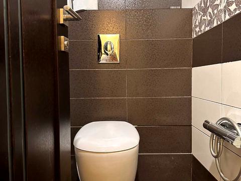 будинок за адресою Джеймса Мейса вул. (Льоні Голикова)