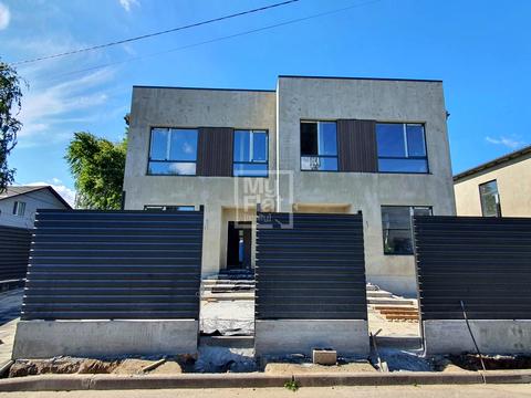 будинок за адресою Андрія Малишка вул. (Льва Толстого)