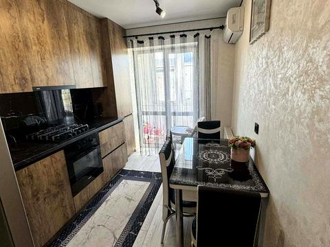 квартира за адресою Київська вул. (107-ї Кременецької Дивізії), 14б