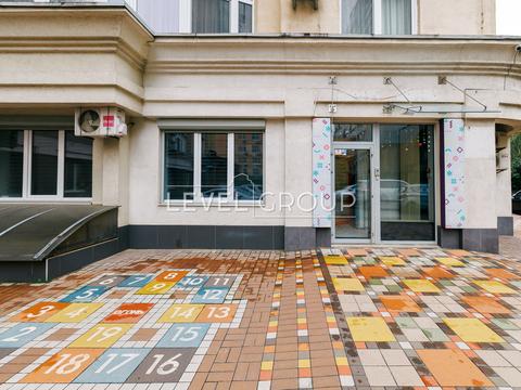 комерційна за адресою Дмитрівська вул., 82