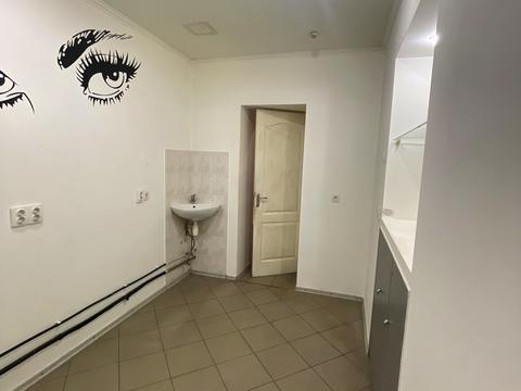 комерційна за адресою Старопортофранківська вул., 37