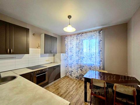 квартира по адресу Строителей ул., 14