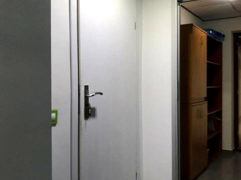 комерційна за адресою Мечникова вул. (Кловський), 18