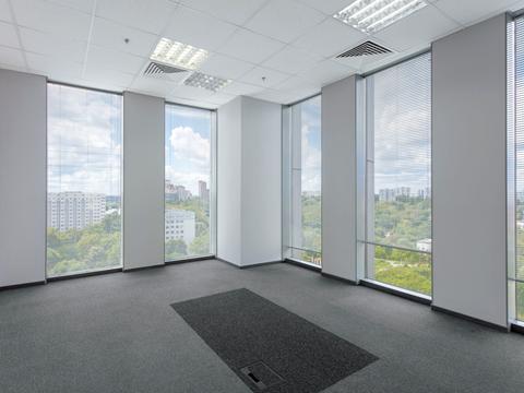 комерційна за адресою Миколи Амосова вул., 12