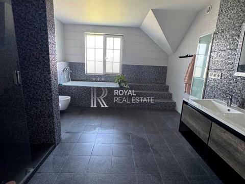 будинок за адресою Центральна вул.